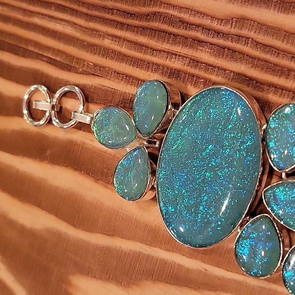 Gorgeous Triple Opal Bracelet - NWOT - Picture 3 of 7